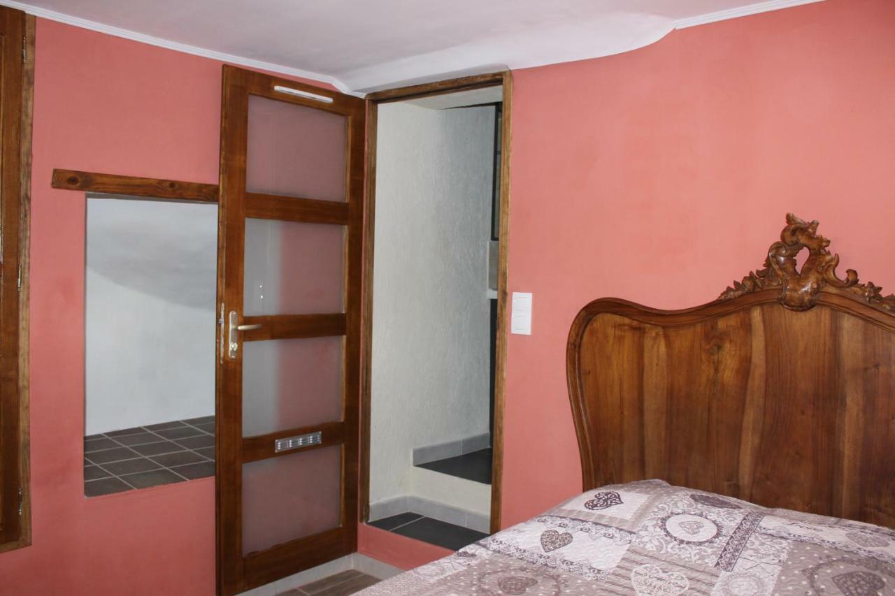 Location Vacances 5 Place Des Moulieres سانت جولين دو فيردون المظهر الخارجي الصورة