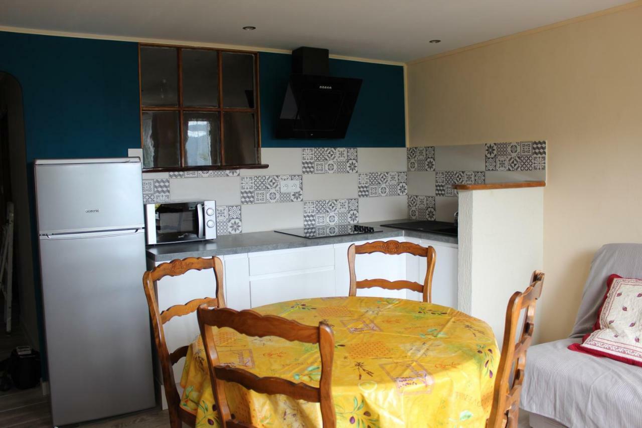Location Vacances 5 Place Des Moulieres سانت جولين دو فيردون المظهر الخارجي الصورة